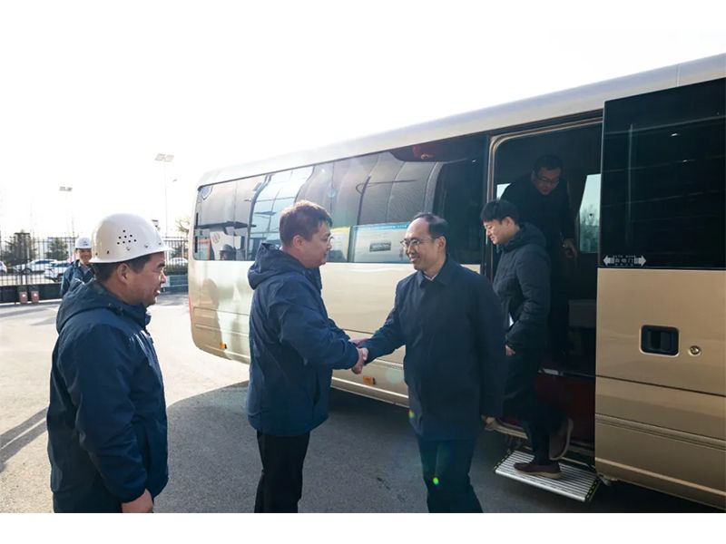 新鄉(xiāng)市委常委、衛(wèi)輝市委書記崔紅建一行蒞臨卓一牧業(yè)調(diào)研指導！